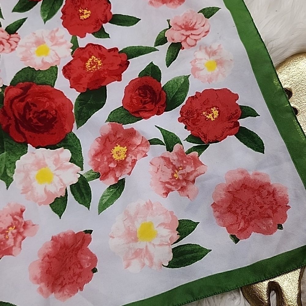 Lovely Camellia Scarf